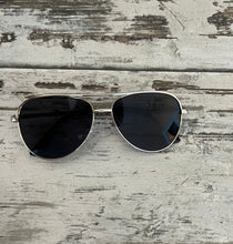 Load image into Gallery viewer, Classic Frame Aviator Sunglasses Available In Four Colors
