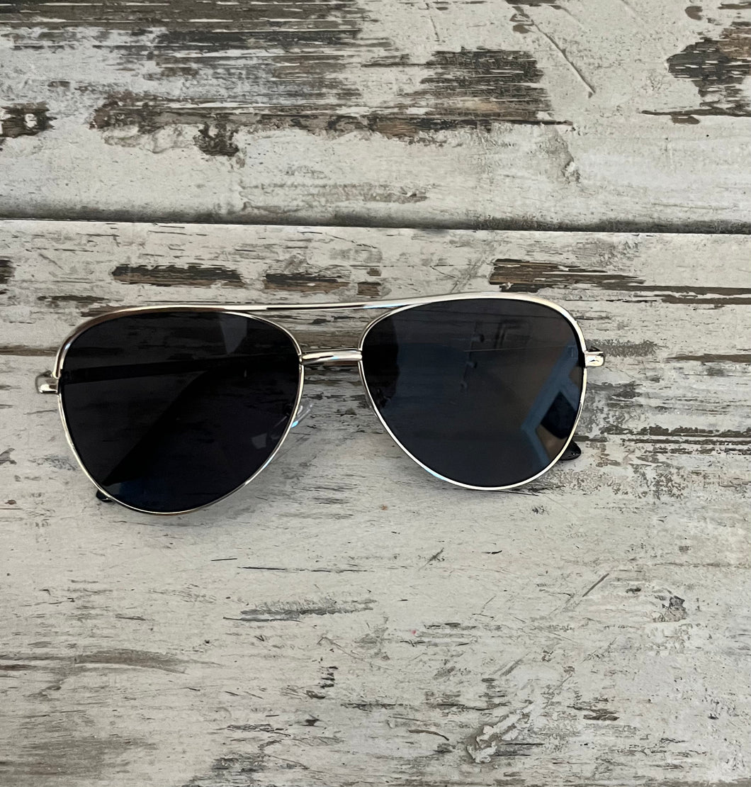 Classic Frame Aviator Sunglasses Available In Four Colors