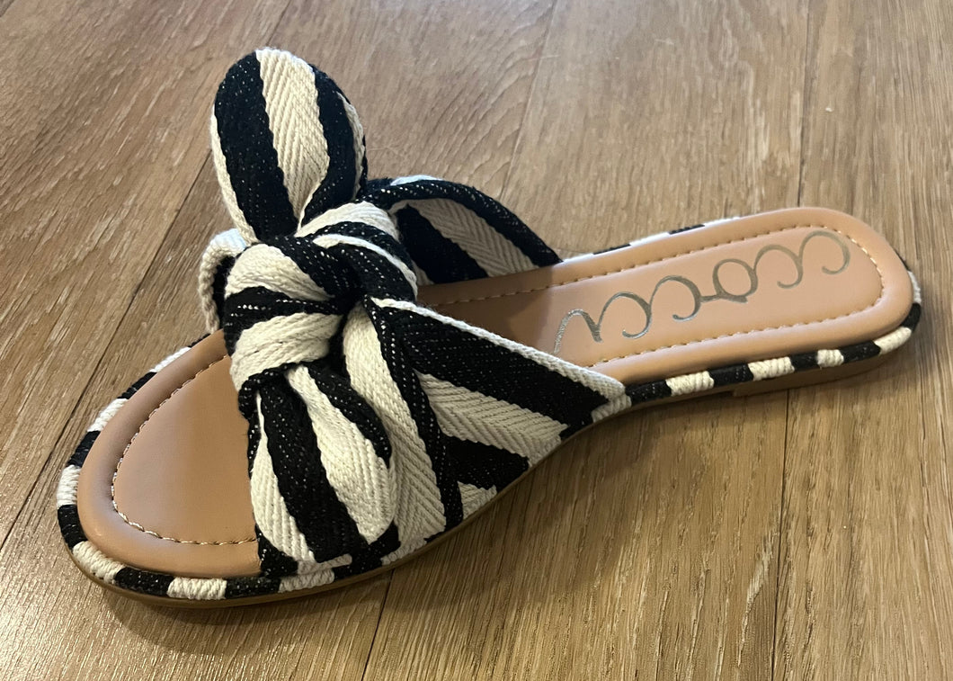 Carmen Knot Slide Sandals in Black and White