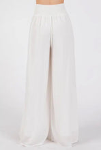 Load image into Gallery viewer, White Wide Leg Smocked Waist Pants
