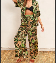 Load image into Gallery viewer, Ray Of Sun Tropical Print Pants
